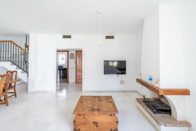 6500d7e5bf5463d9ca0bf589202b15ed - 12