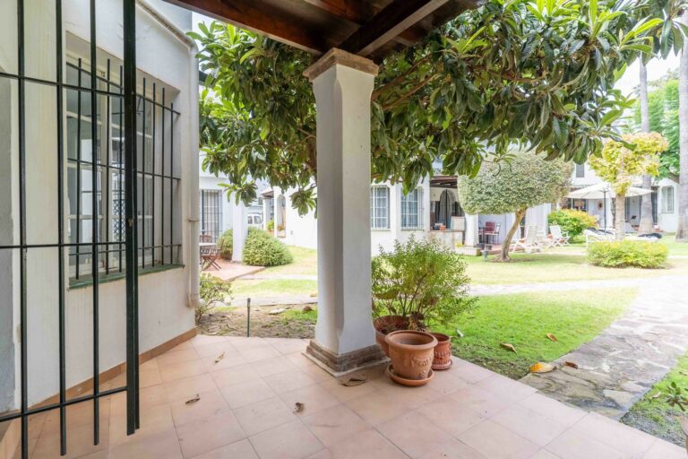 6500d7e5bf5463d9ca0bf589202b15ed - 13