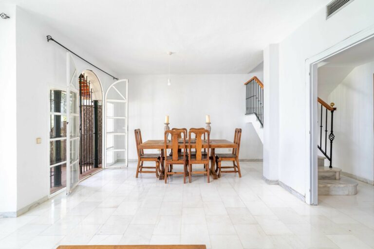 6500d7e5bf5463d9ca0bf589202b15ed - 8