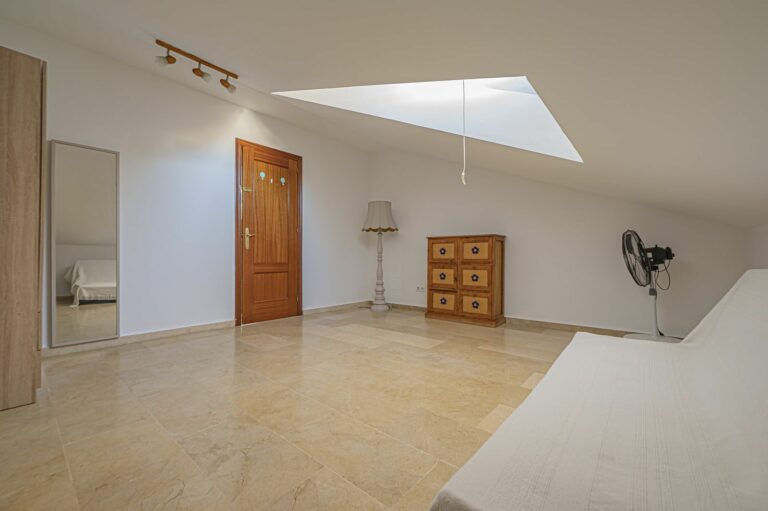 65f370d5c3a36a1f85524a65f7cffbf8 - 8