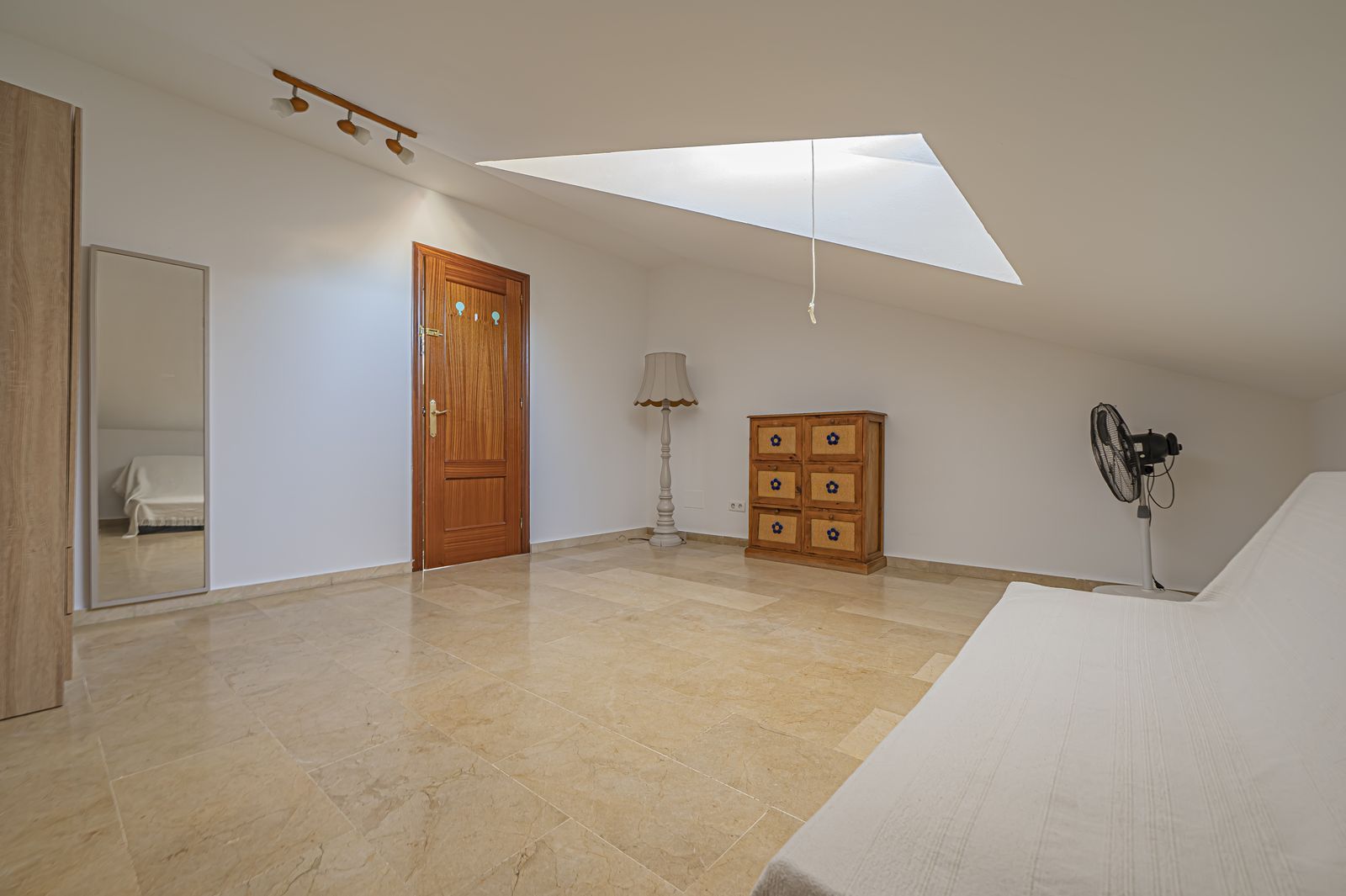 65f370d5c3a36a1f85524a65f7cffbf8 - 8