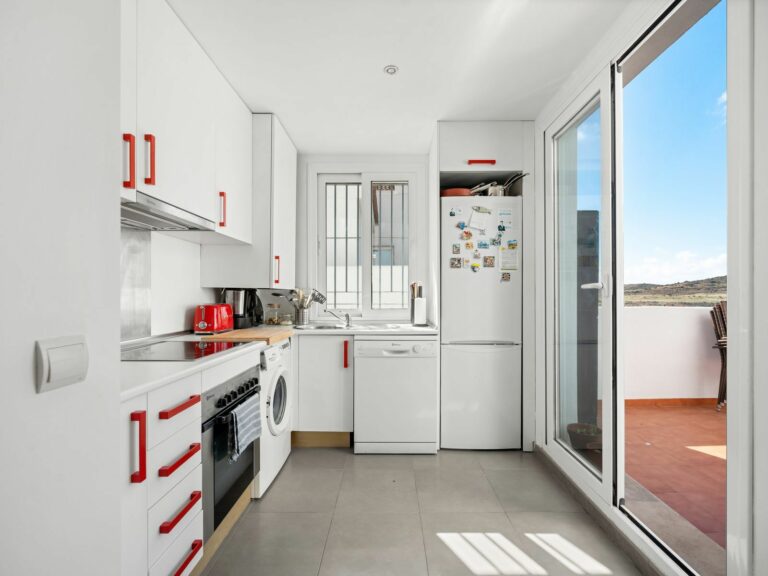 695ca61117f187425790d67d1f0c2196 - 14