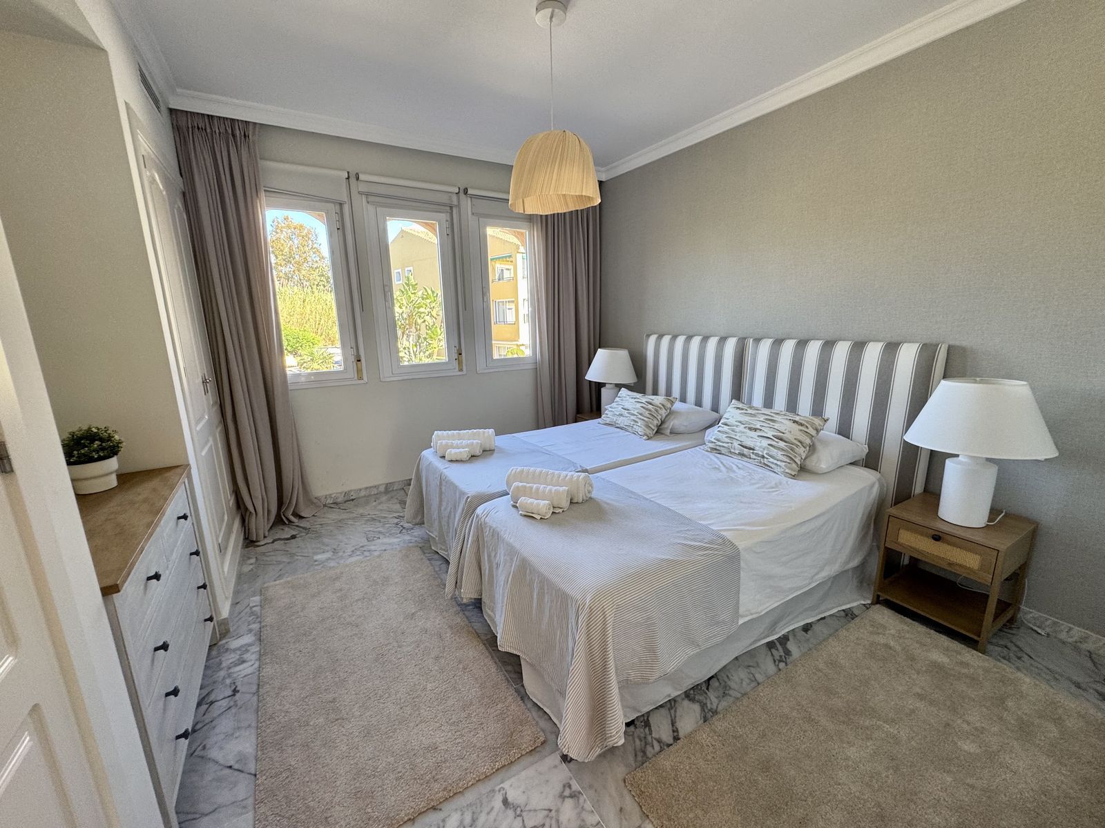 6b0ee2b1c6be9c287d0c703d361db4ae - 14