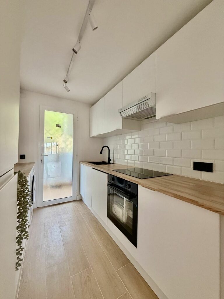 6be72155d9d07505b28f210c4431302a - 9