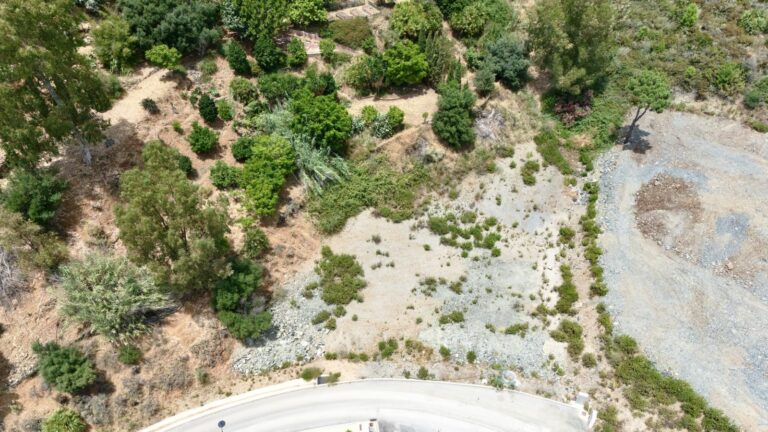 6d468eded8e27b8e4ba8d02121b2ec1b - 13