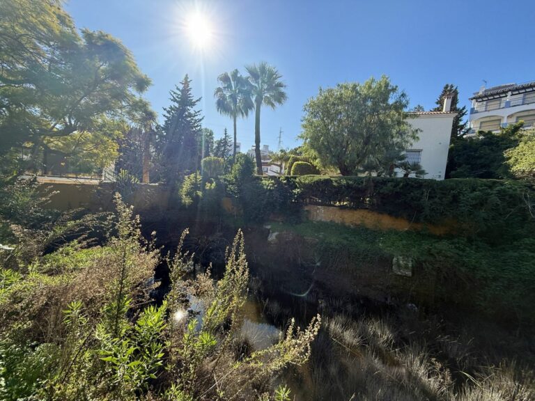 6d6cb37ec57cc265c1623c8d0bf896ad - 6