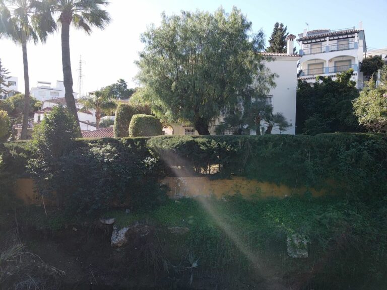 6d6cb37ec57cc265c1623c8d0bf896ad - 9