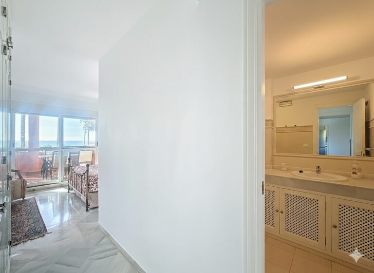 6dc4be1dc6c7803587e9070d1989d8de - 15