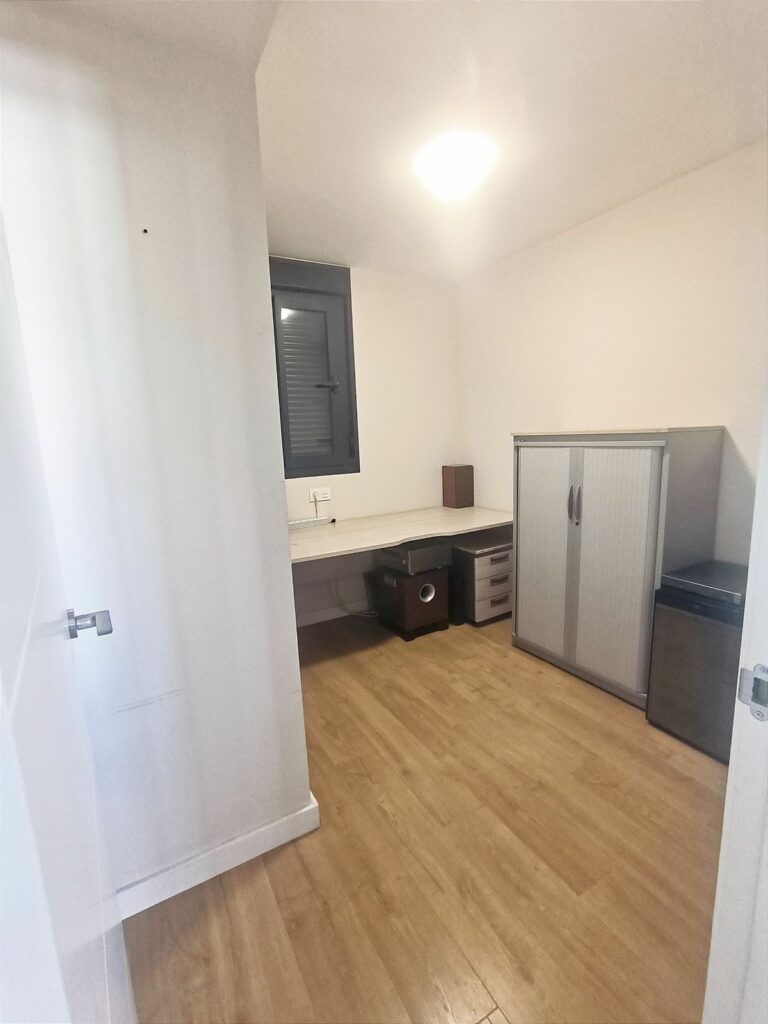 6dead480c1dcb0746a53e487e5f6dbbe - 6