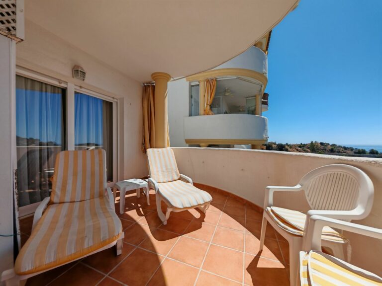 6e8313c55507b3a3d88fca0719f41f37 - 14