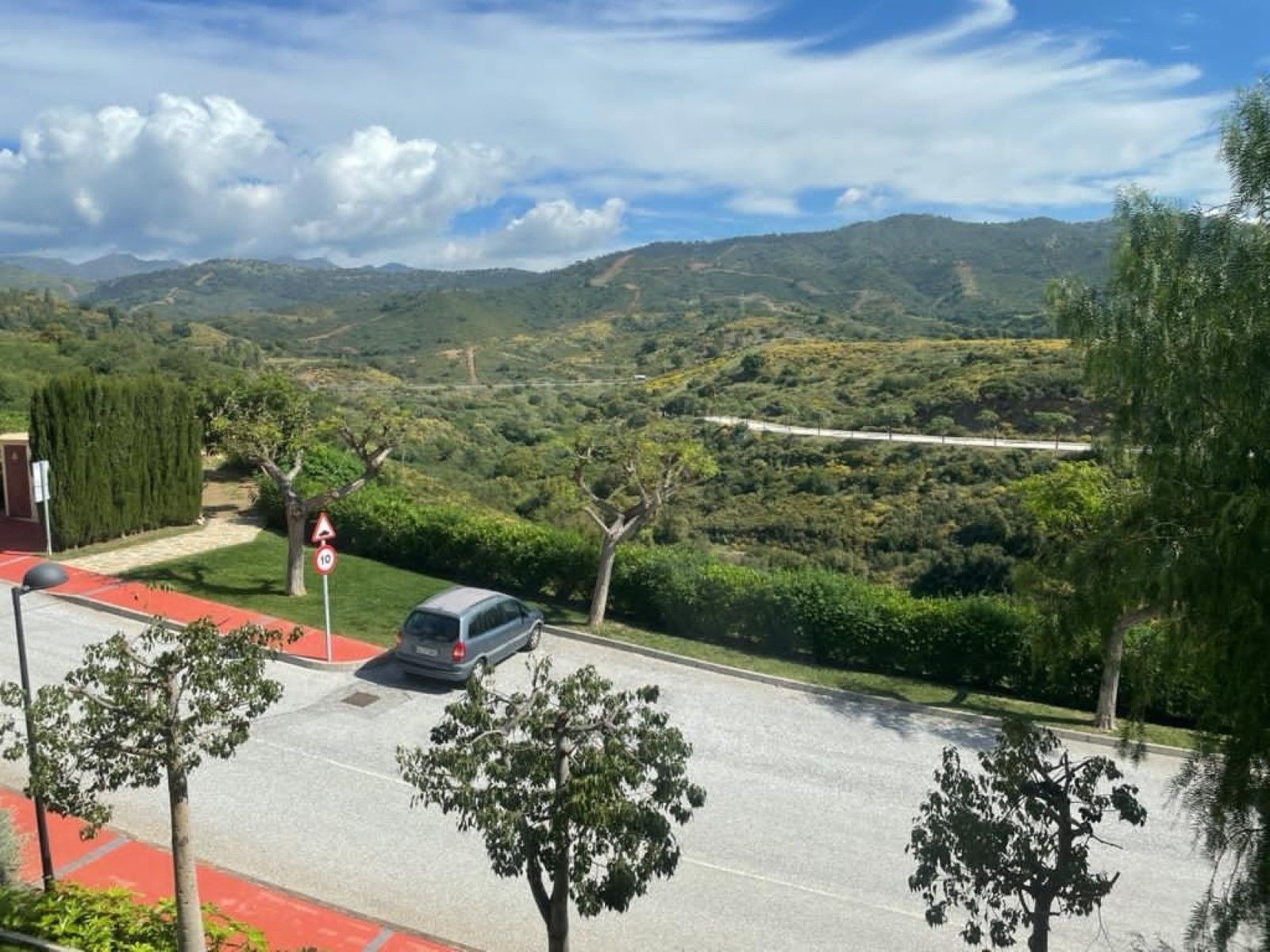 7046a5eea0d3576b7e6d4d58c3b40e3b - 1