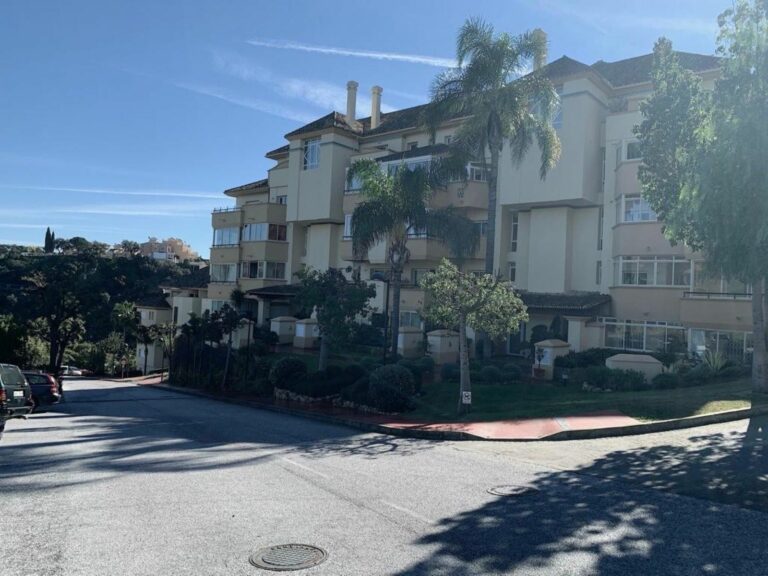 7046a5eea0d3576b7e6d4d58c3b40e3b - 8