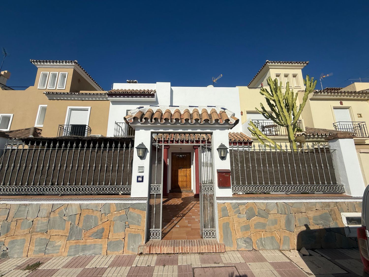 72300b49adda89be4ab73ce38def1269 - 2