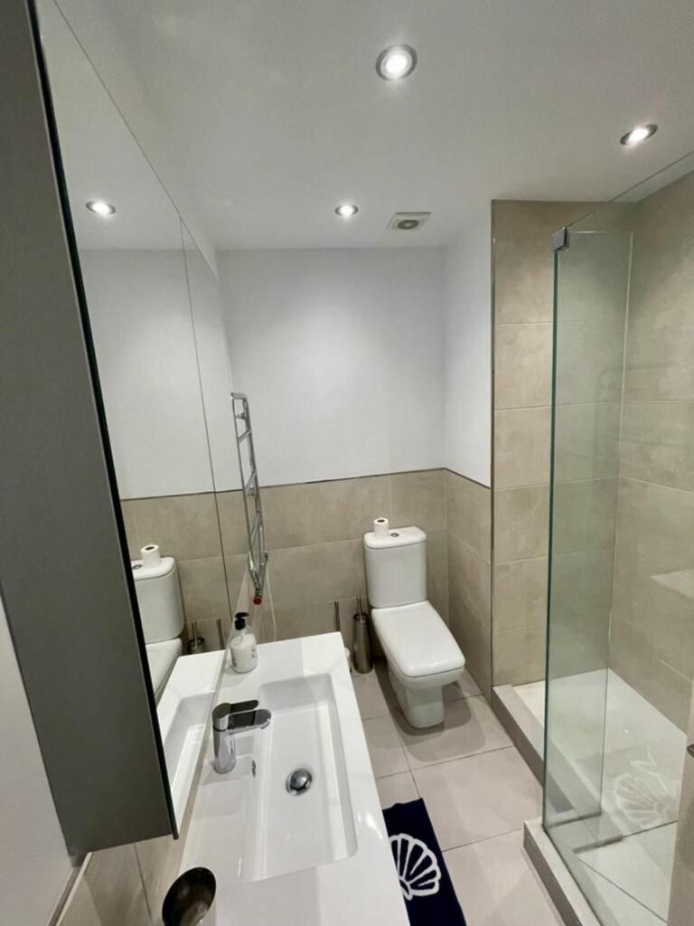 738b95eda316c9acd34b8e97bc52c6ba - 12