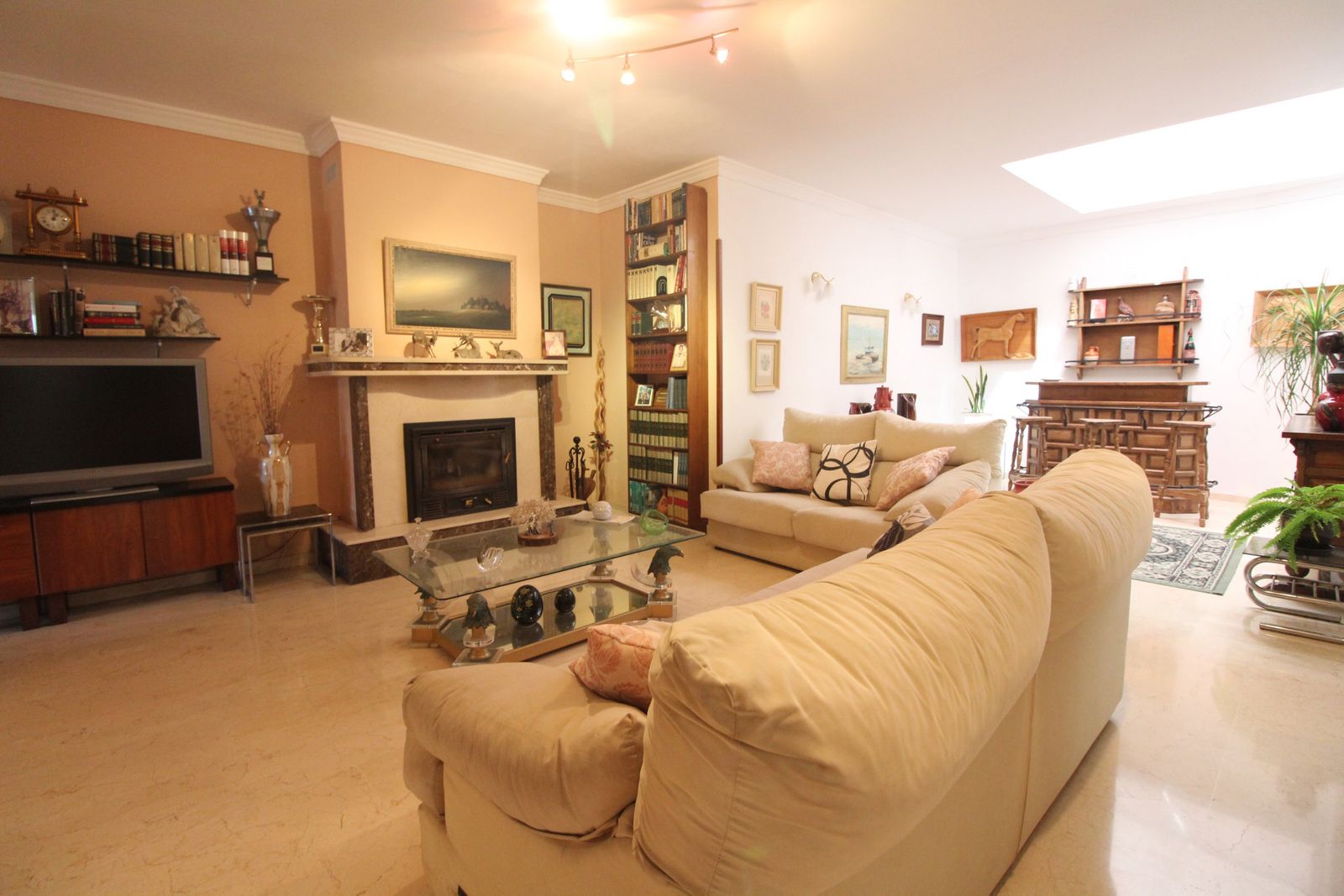 7d96b9362b7740653a54316185d652e9 - 16