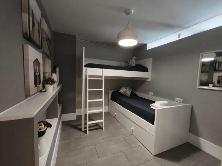 81c5cfc9f08ad57c9786c8106b5a388f - 12