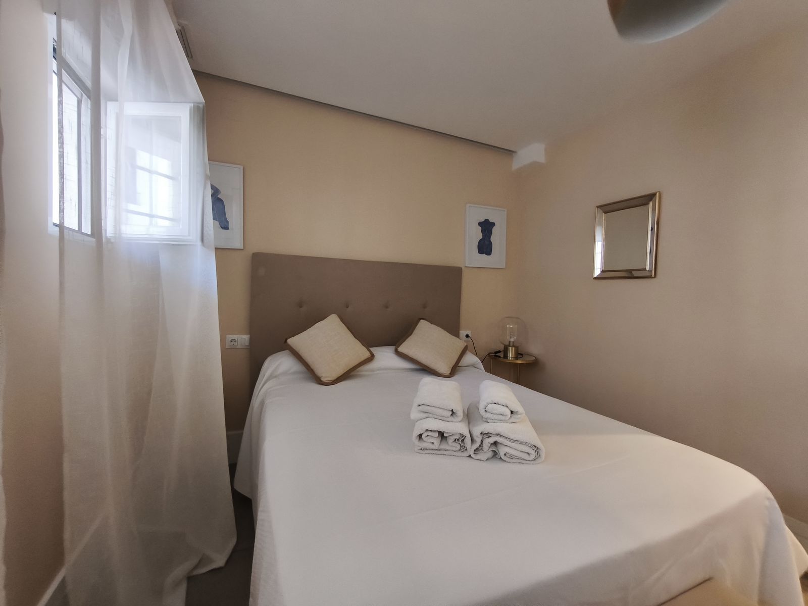 81c5cfc9f08ad57c9786c8106b5a388f - 16