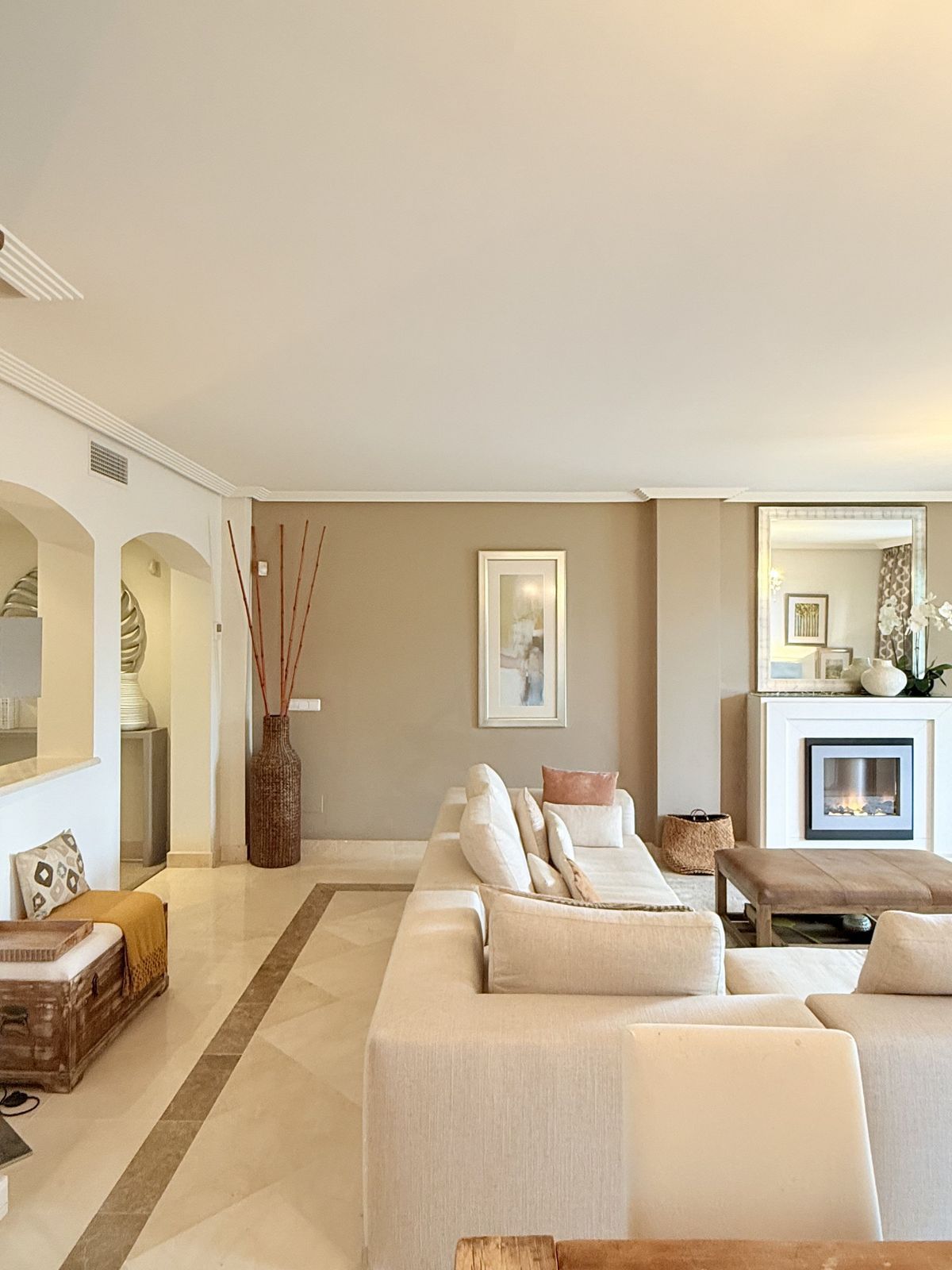 8554da7c065f5e99cb4786013b65abb4 - 16