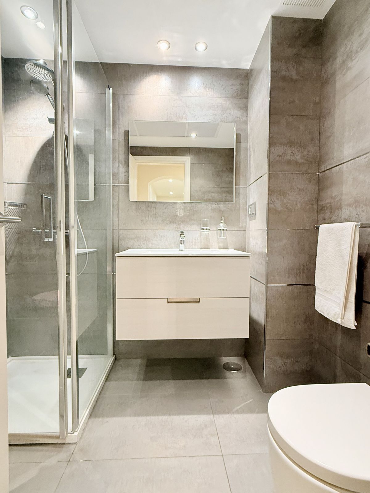 8554da7c065f5e99cb4786013b65abb4 - 8