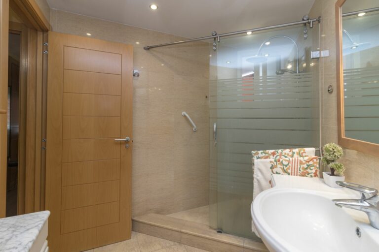 868dd0b3f899e8f95628fcf4f836d7e9 - 8