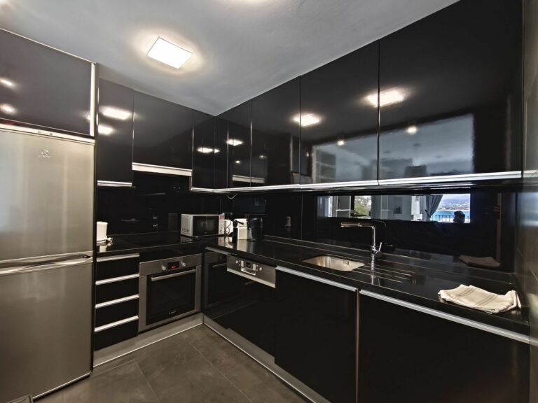 870db738c69c4818dfa15ccdd3ff5018 - 12