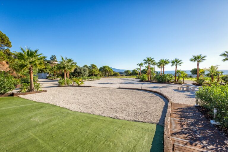 8800390bb23e84b9ec05f1c7ce3c3600 - 13