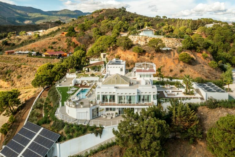 8800390bb23e84b9ec05f1c7ce3c3600 - 9