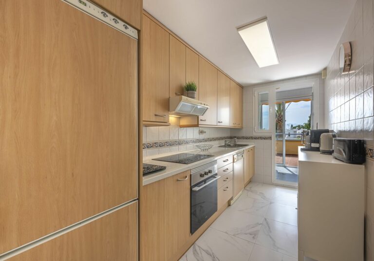 8d380c2746d9c09d78cb2dff97fb8adb - 16