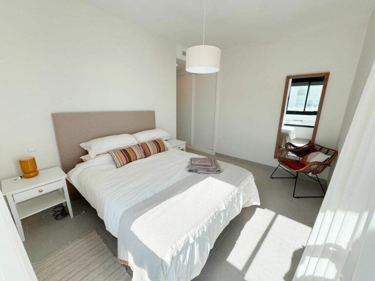 8d9ae2599c2c2454bac7c5b25bedbf90 - 14