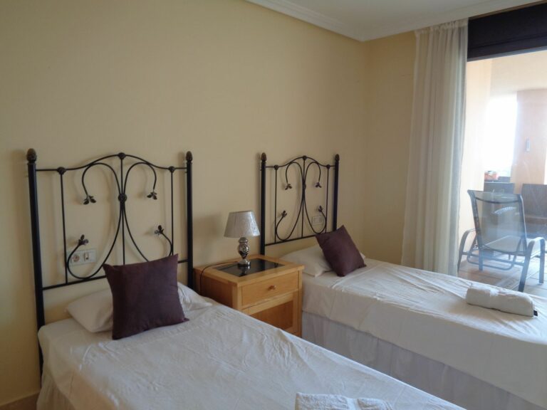 8db5030aaa94cfcd5ae6d59ef4f11c60 - 15