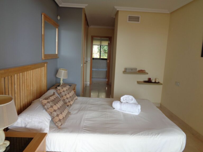 8db5030aaa94cfcd5ae6d59ef4f11c60 - 4