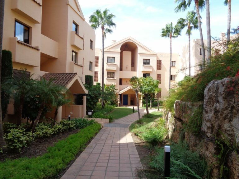 8db5030aaa94cfcd5ae6d59ef4f11c60 - 8