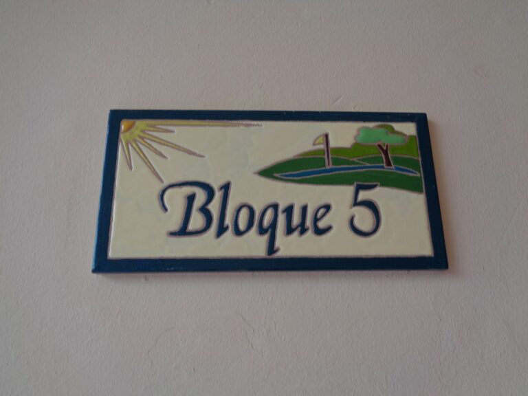 8db5030aaa94cfcd5ae6d59ef4f11c60 - 9