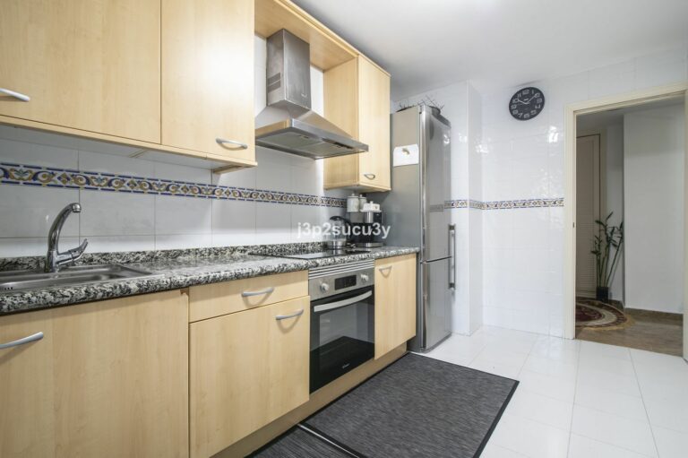 8e6622a70f7b36bb0301c83817a7bc9d - 15