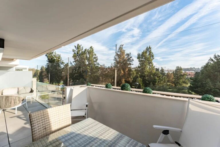 8f02437328ce11ba3d0d7f88e52e6de5 - 14