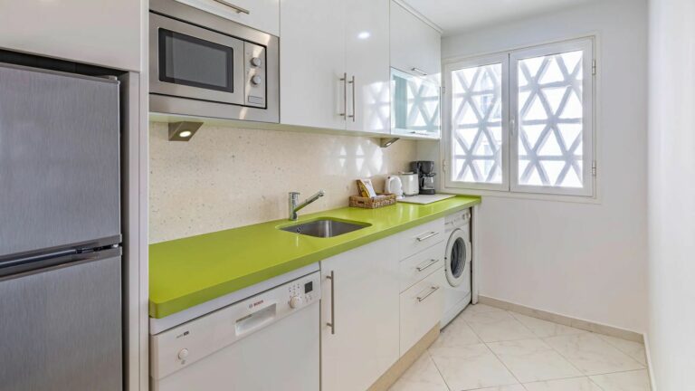 925c62001c8d57702d24c515c03c5fde - 12