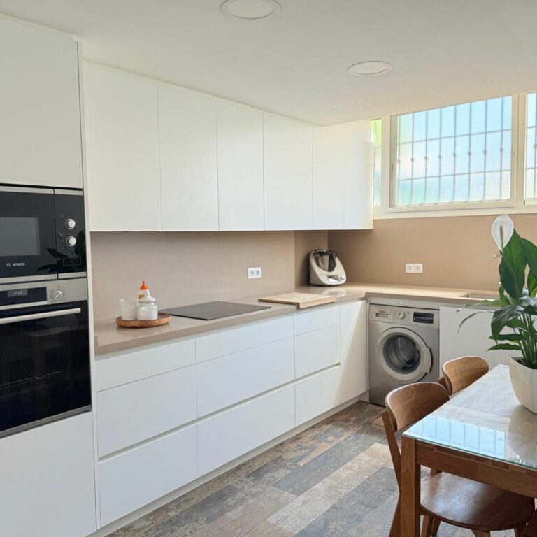 948655d8f26ad32c39cc87bb6c6cfc1d - 12