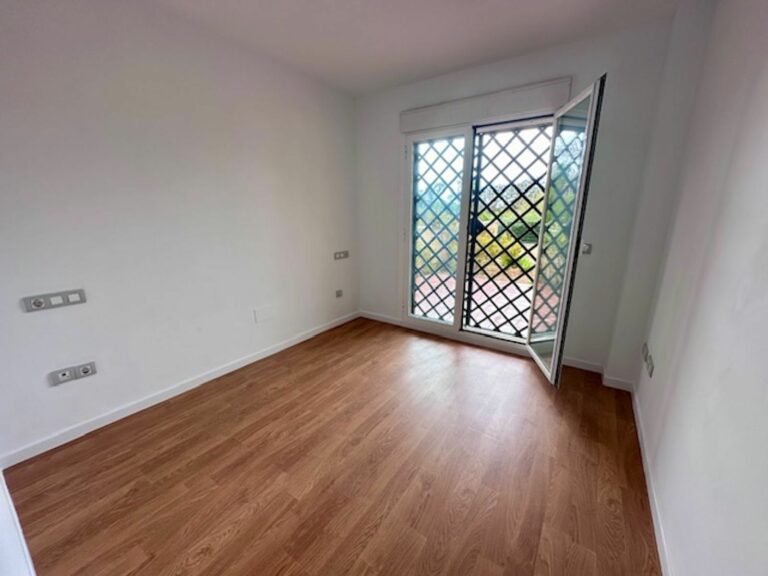 9711690fc040d4a709356e87f4bb1402 - 14