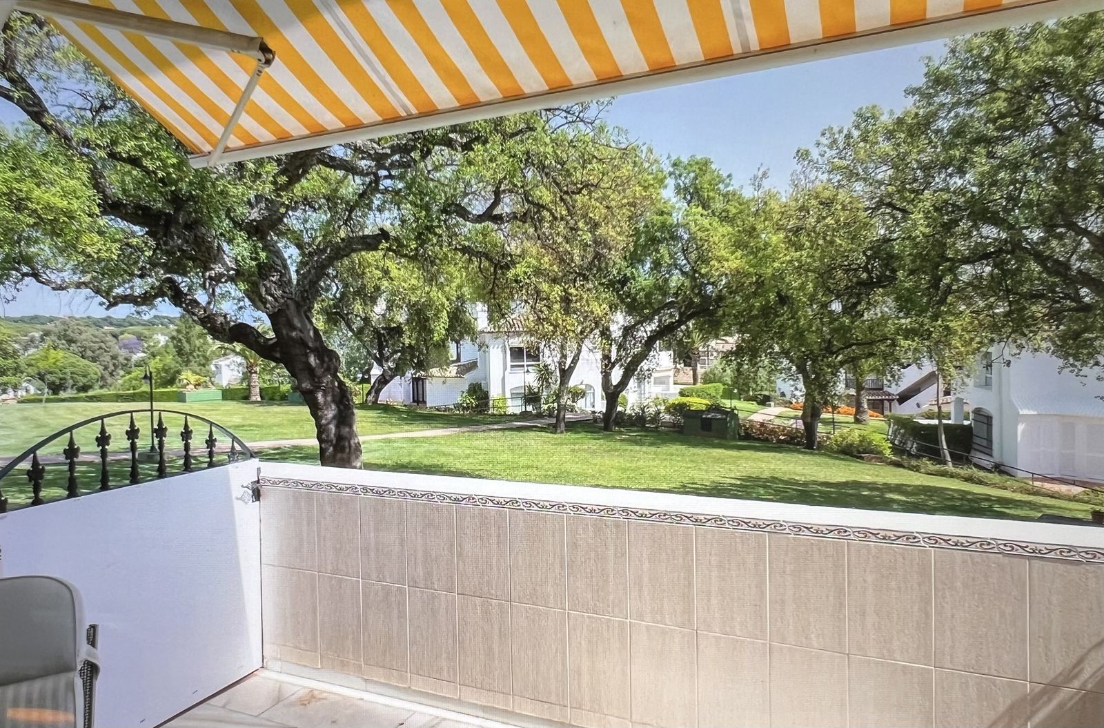 9753d55cff977a3af3278a73c02c3501 - 12