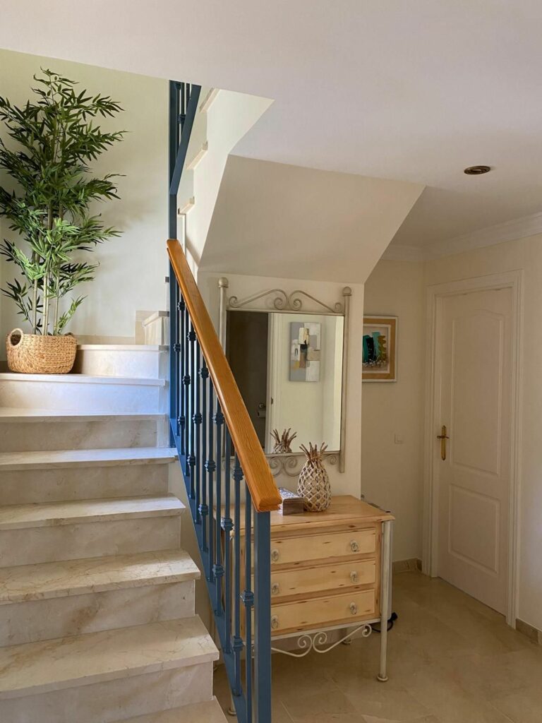 9b61f4d22c570f611ff3ebc00728dce9 - 14