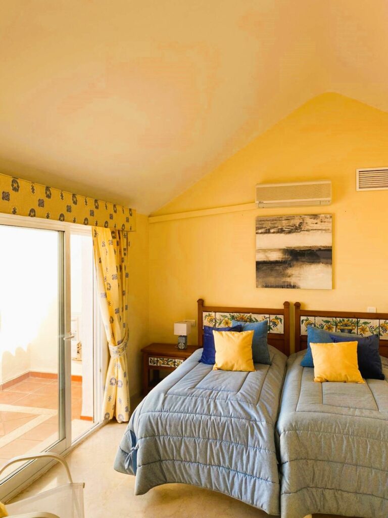 9b61f4d22c570f611ff3ebc00728dce9 - 3