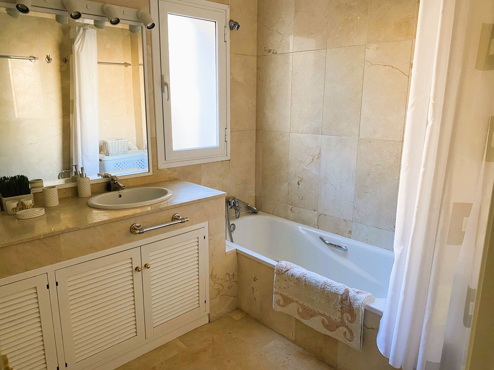 9b61f4d22c570f611ff3ebc00728dce9 - 4