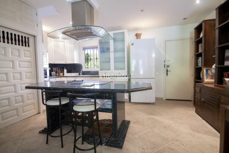 9e2f82fffc23f88453efd5d3c45cf2f4 - 8