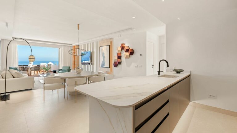 a1de5831db6ec757d163e14d3e9276ee - 15