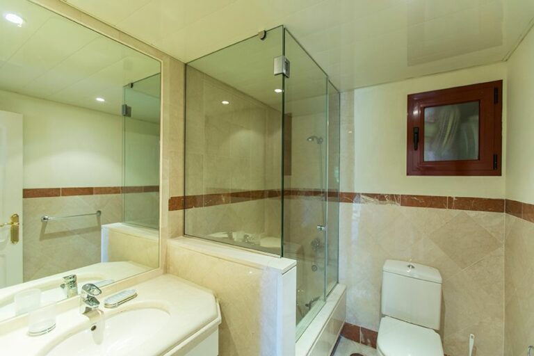 a64d5b63f2aebe2809f89308534bb90b - 15