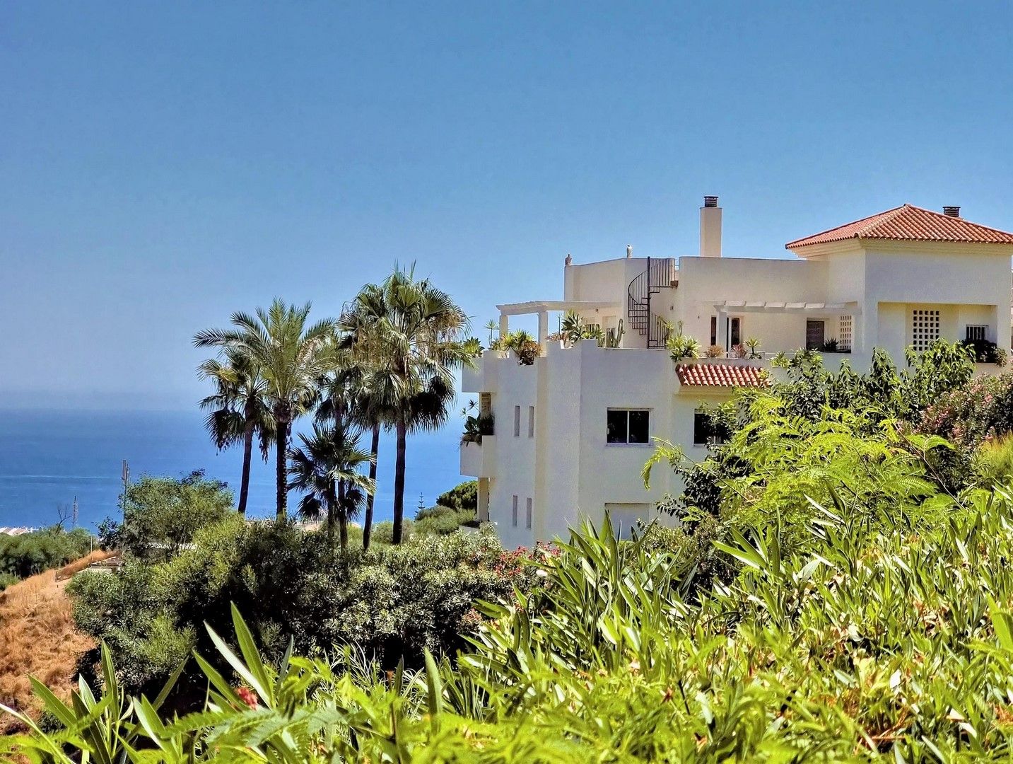 a9f628454ea0224a7b45aa681cbfbab6 - 11