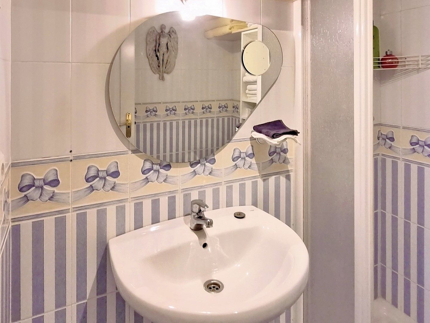 a9f628454ea0224a7b45aa681cbfbab6 - 12