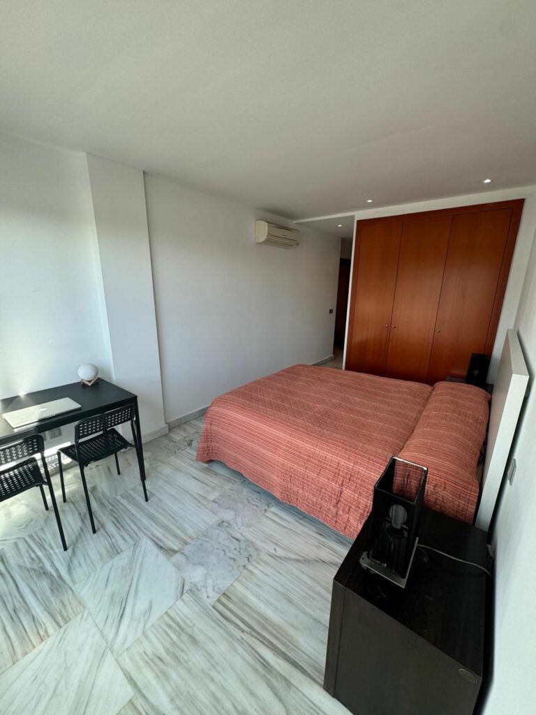 aa3f4922193795290c4d93a53d65e5e7 - 13