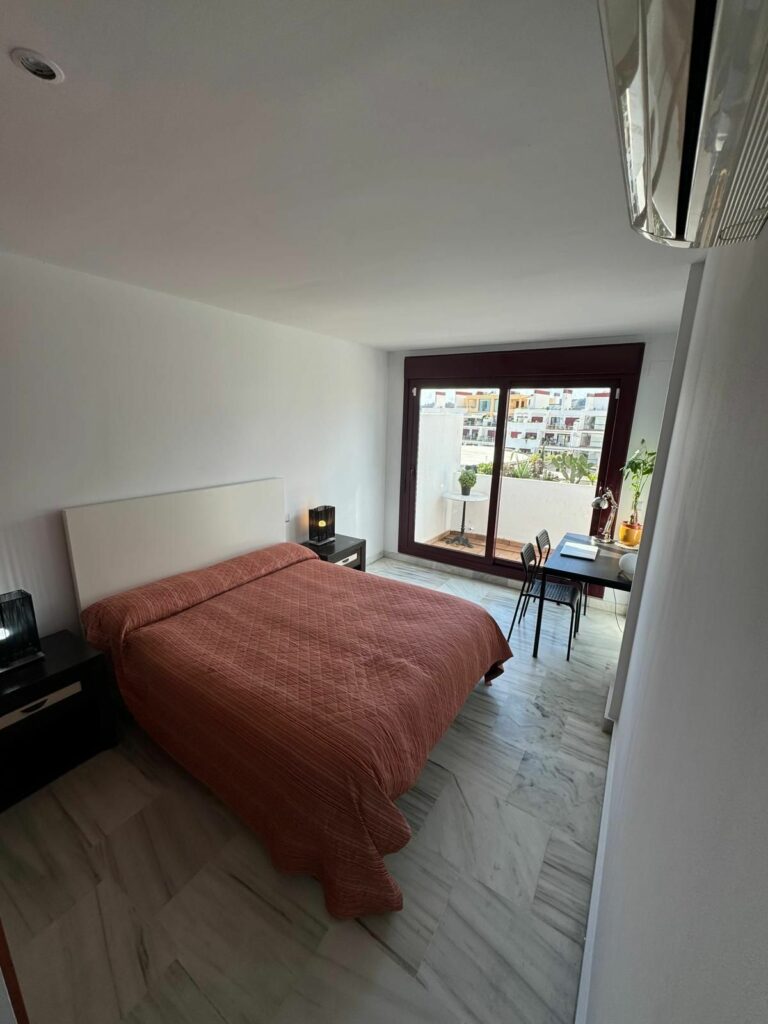 aa3f4922193795290c4d93a53d65e5e7 - 4