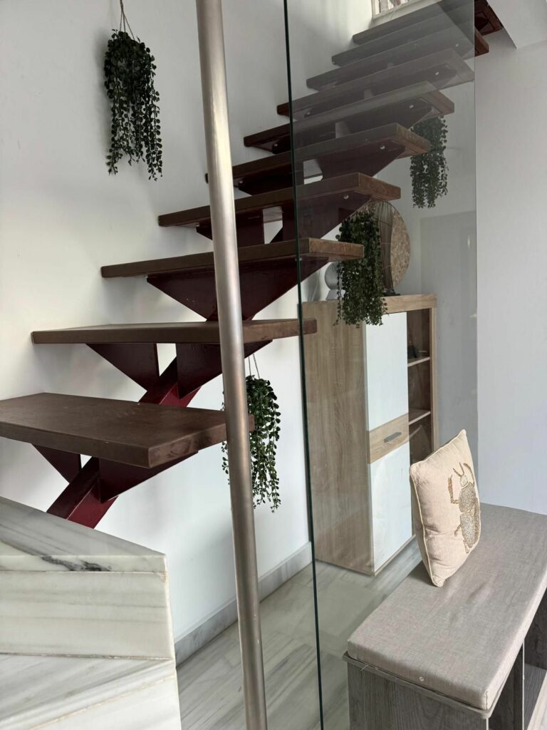 aa3f4922193795290c4d93a53d65e5e7 - 6